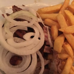Akropolis - Small portion of gyros:-)