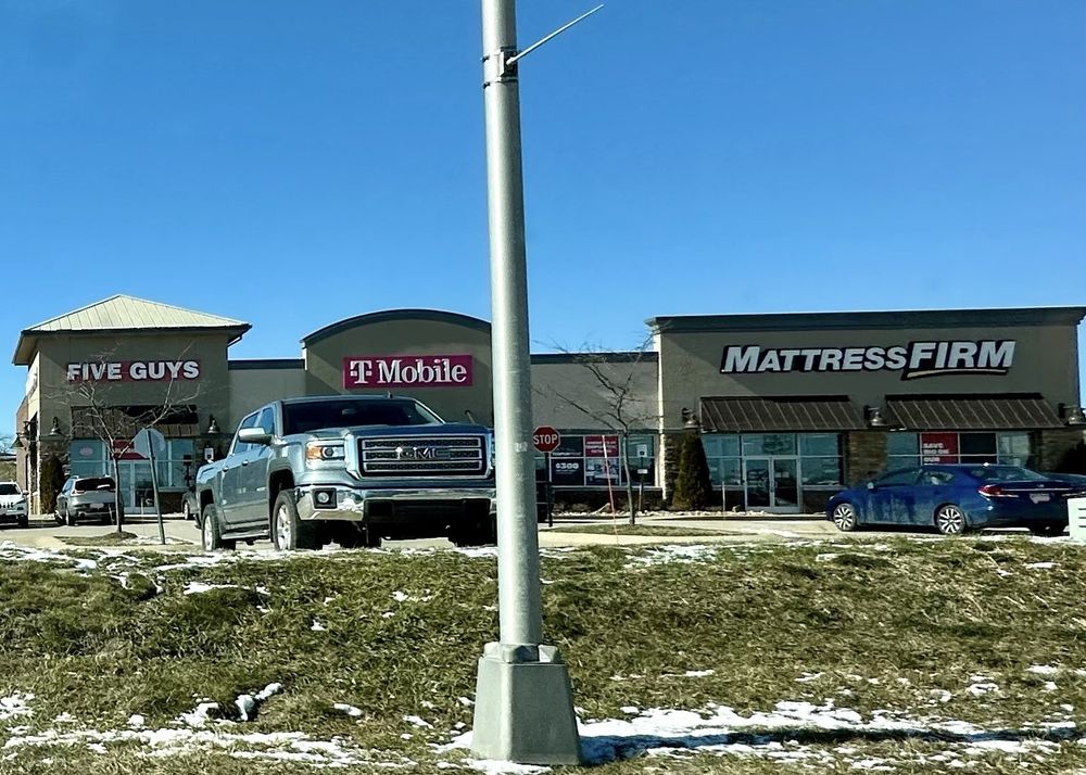 THE HIGHLANDS Updated September 2024 Cabela Dr, Triadelphia, West Virginia Shopping