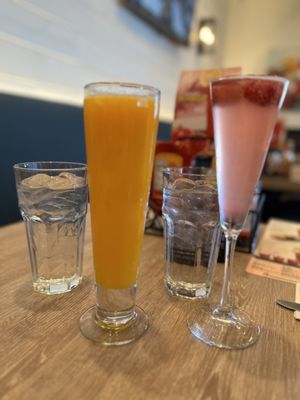 Broken Yolk Cafe by null