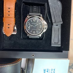 Panerai "Luminor"
$4000.