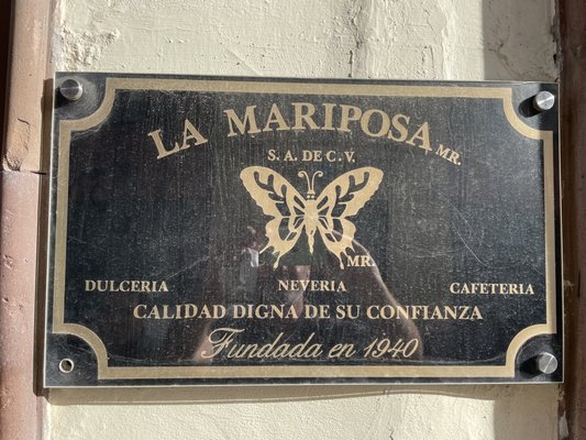 La Mariposa by null