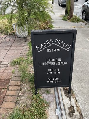 RAHM HAUS by null