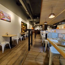 Cevichazo - Dining area