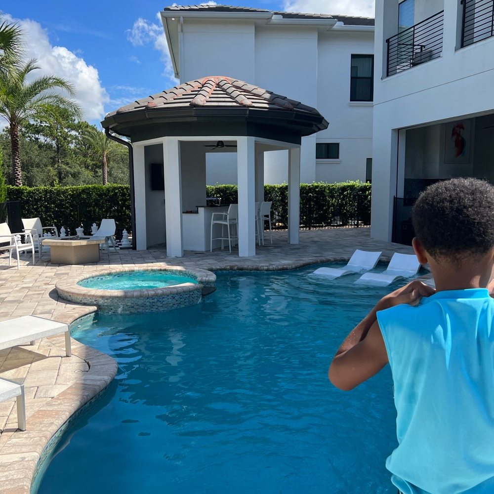 Top Villas - Poolside during the day - Vacation Rentals Near Me - Davenport, Florida Top Villas - Poolside during the day - Vacation Rentals Near Me - Davenport, Florida