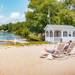 Sun Retreats Cape May Wildwood - Kayak, boat rentals on the lake