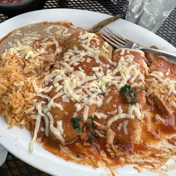 Mi Pueblo - Combo plate with a chile relleno, a chicken enchilada, and a spinach enchilada - Mexican Near Me - Eden Prairie, Minnesota Mi Pueblo - Combo plate with a chile relleno, a chicken enchilada, and a spinach enchilada - Mexican Near Me - Eden Prairie, Minnesota
