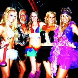 Whet Travel - Tutu night