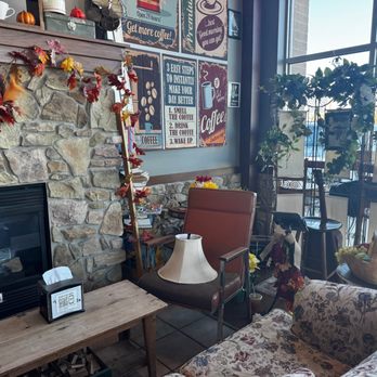 Vintage Grounds Coffeehouse - Coffee & Tea Near Me - Muskego, Wisconsin