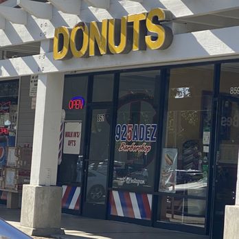 Best Donuts - Next to the smoke shop, faces Nob Hill across the parking lot - Donuts Near Me - Livermore, California Best Donuts - Next to the smoke shop, faces Nob Hill across the parking lot - Donuts Near Me - Livermore, California
