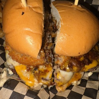 Brahma Bar and Grill - Doc Holiday Burger - New American Near Me - Fair Oaks, California