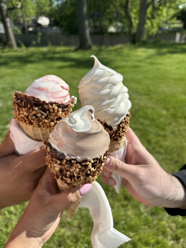 BB’s Custard Logo