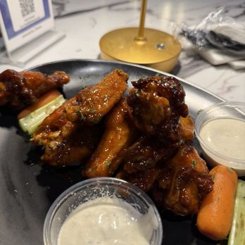 Thirty Three Restaurant Experience - Wings - American Near Me - Atlanta, Georgia Thirty Three Restaurant Experience - Wings - American Near Me - Atlanta, Georgia