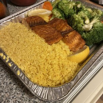 Fire Pit BBQ - Salmon, rice and steamed veggies - Barbeque Near Me - Hackensack, New Jersey Fire Pit BBQ - Salmon, rice and steamed veggies - Barbeque Near Me - Hackensack, New Jersey
