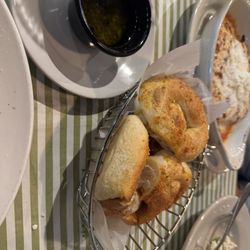 Roma Italian Restuarant - Bread service