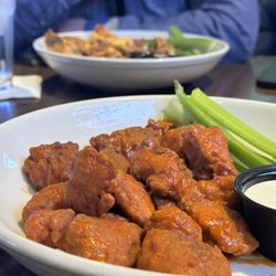Malone's Bar & Grill - Boneless wings