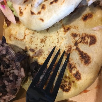 Vchos Truck - Box of hot delicious on a cold afternoon - Salvadoran Near Me