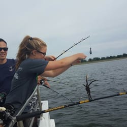 Northstar Fishing  Fleet Captree - staff helping us get another crab