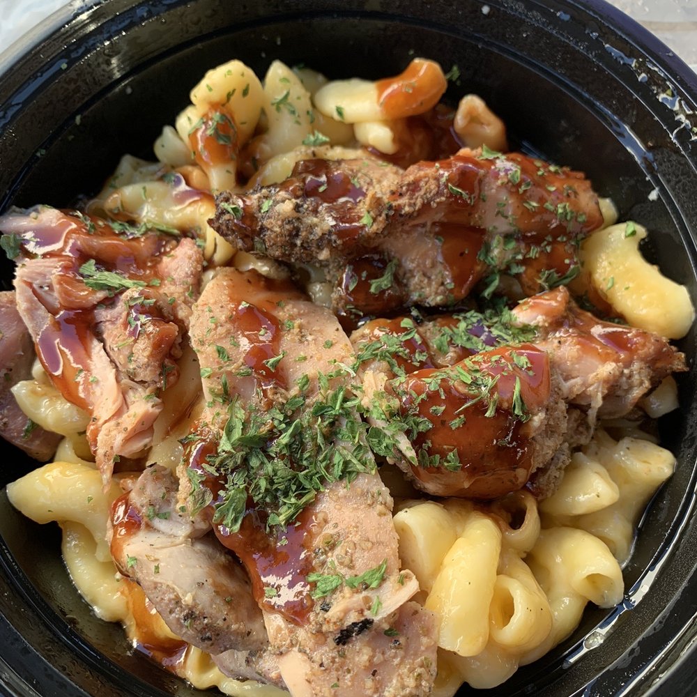 Mac and cheese with bbq chicken Mac and cheese with bbq chicken
