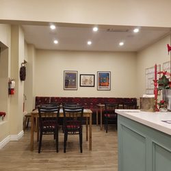 Pattay Khan - The interior was new, clean, & cozy!