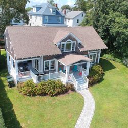 Greg Hanner - Garden Realty - This Beach home is ready for your vacation fun!