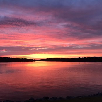Echo Charlie's - Beautiful views - Seafood Near Me - Eddyville, Kentucky
