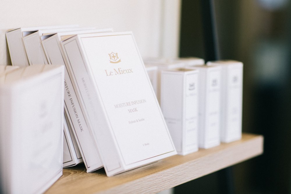 Acne & Aging Skin Care Logo