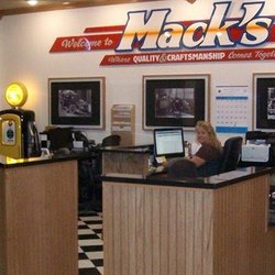 Mack's Auto Body