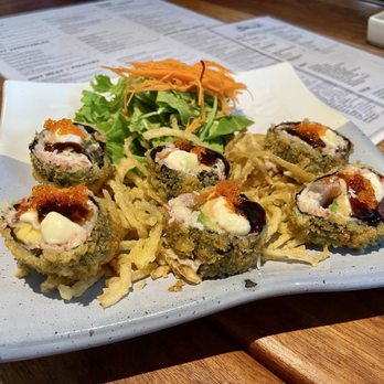 Doraku Sushi Kakaako - Emperor Roll - Sushi Bars Near Me - Honolulu, Hawaii