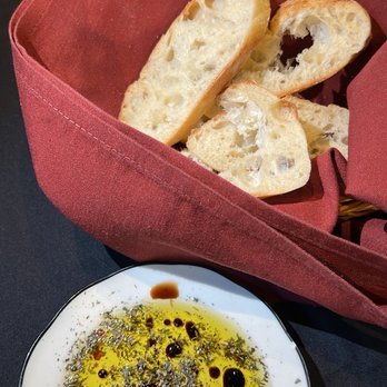 White Tomato - Bread and vinaigrette dip was so delicious - Comfort Food Near Me - Draper, Utah