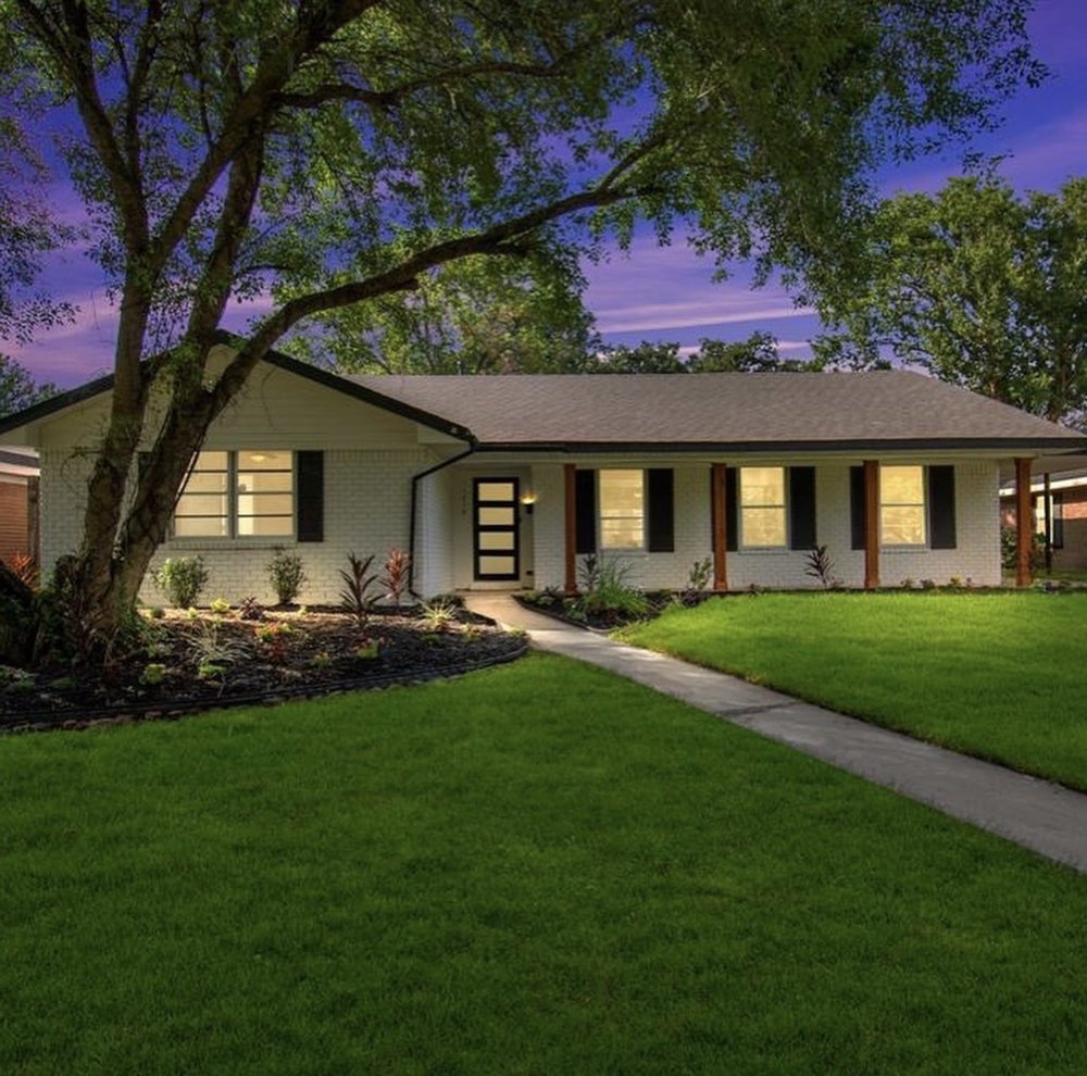 Slide of Lux Estate Group