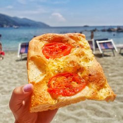 Il Fornaio di Monterosso - Focaccia al pomodoro al mare