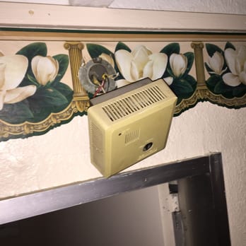 Days Inn by Wyndham Perry - The smoke detector was literally hanging by wires. - Hotels Near Me - Perry, Florida Days Inn by Wyndham Perry - The smoke detector was literally hanging by wires. - Hotels Near Me - Perry, Florida