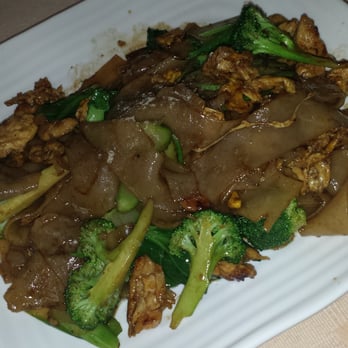 Thai Curry - Chicken pad see ew, yesss - Thai Near Me - Paramount, California Thai Curry - Chicken pad see ew, yesss - Thai Near Me - Paramount, California