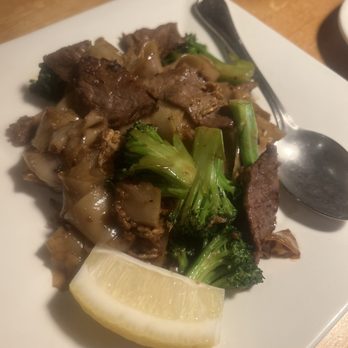 Le Basil - Pad See You - Thai Near Me - Palm Desert, California Le Basil - Pad See You - Thai Near Me - Palm Desert, California