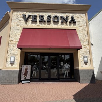 Versona - Outside - Women's Clothing Near Me - Savannah, Georgia Versona - Outside - Women's Clothing Near Me - Savannah, Georgia
