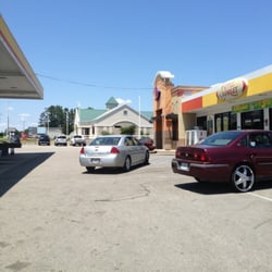 Apple Market - Apple Market and Taco Bell attached