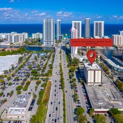 Mira Zeitlin Aesthetics - Easy to find Location