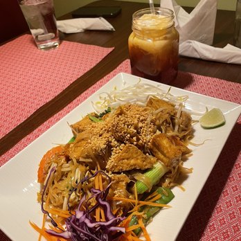 Chiangmai Thai Restaurant - Wonton Pad Thai with tofu - Thai Near Me - Naugatuck, Connecticut Chiangmai Thai Restaurant - Wonton Pad Thai with tofu - Thai Near Me - Naugatuck, Connecticut