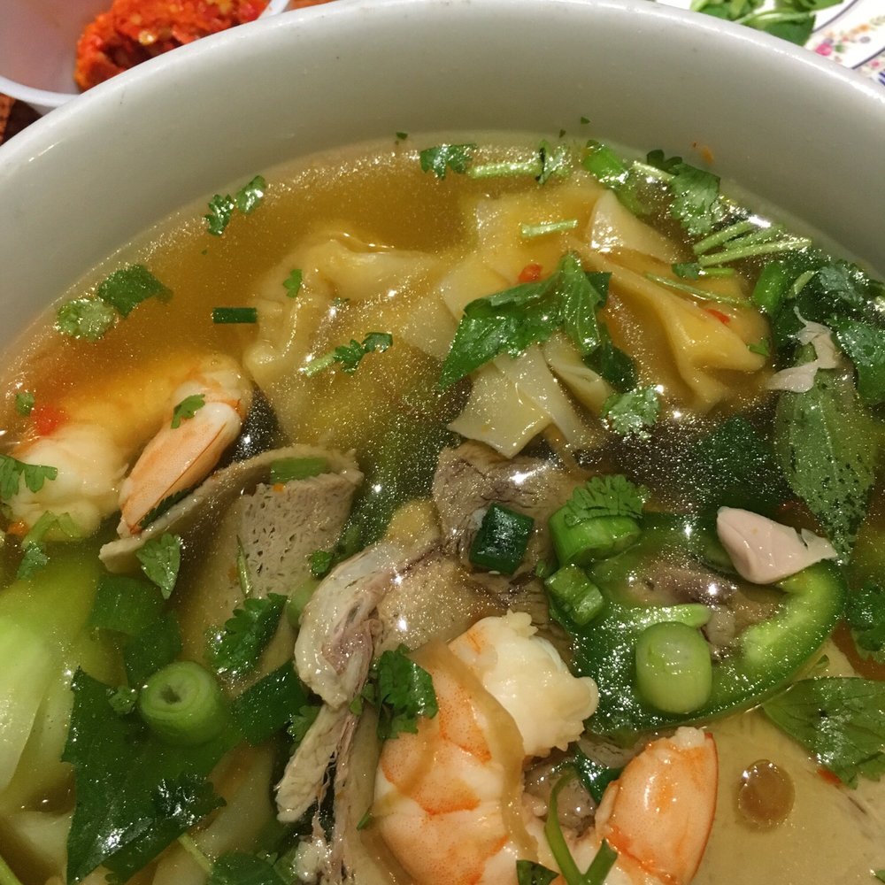 Basil Leaf Vietnamese Restaurant - Wonton soup #23, all dressed up - Vietnamese Near Me - Albuquerque, New Mexico Basil Leaf Vietnamese Restaurant - Wonton soup #23, all dressed up - Vietnamese Near Me - Albuquerque, New Mexico