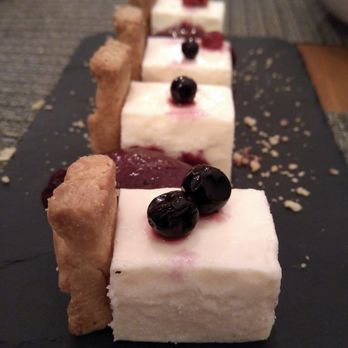 Ronda 14 - Tarta de queso con frutos rojos - Modern European Near Me - Madrid, M