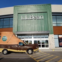 L.L.Bean - L.L.Bean Oakville Place