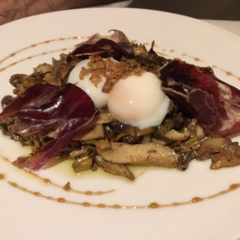 Del Arco - Revuelto de setas con cecina y huevo a baja temperatura - Spanish Near Me - Oviedo, O