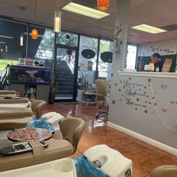 Designer Nails - Interior with fish tank. - Nail Salons Near Me - Austin, Texas
