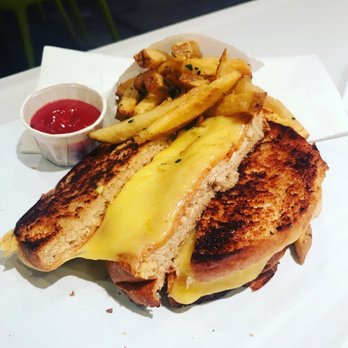 Burger Lounge - Burgers Near Me - Walnut Creek, California Burger Lounge - Burgers Near Me - Walnut Creek, California