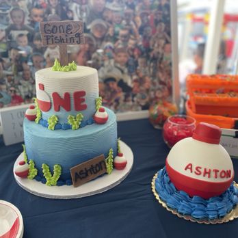 The Cake Shop - Two tier cake and smash cake - Bakeries Near Me - Apple Valley, California