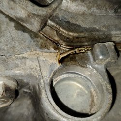 Los Reyes Automotive - Let us help fix any leak.
