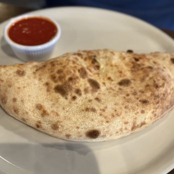 Piazza Italia - Calzone - Italian Near Me - Orlando, Florida Piazza Italia - Calzone - Italian Near Me - Orlando, Florida