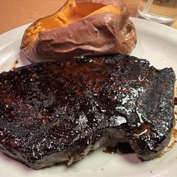 Texas Roadhouse - 20 ounce sirloin, Pittsburgh medium