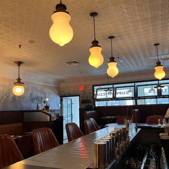 The Pelican Room - Cafes Near Me - Pelham, New York