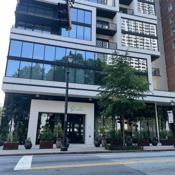 Lilli Midtown - Front of the building - Apartments Near Me - Atlanda, Georgia